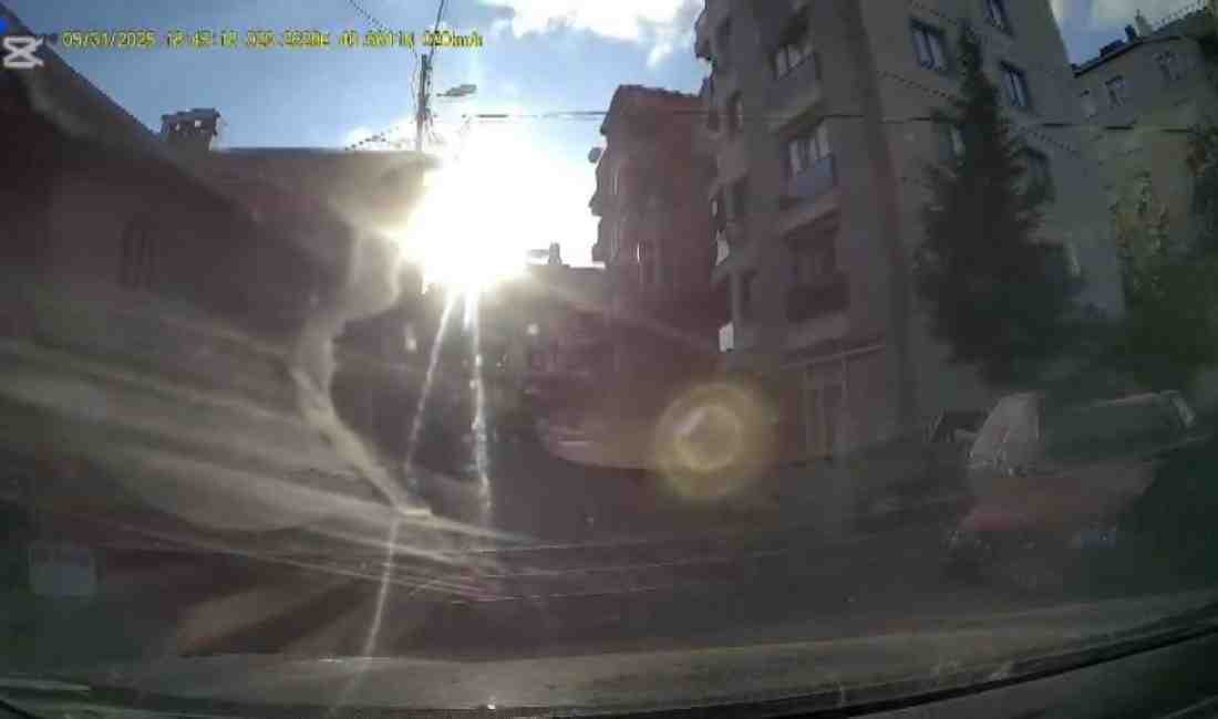 Ailesinin Yanında Bıçakla Tehdit Edildiİstanbul Pendik’te, yol verme nedeniyle çıkan