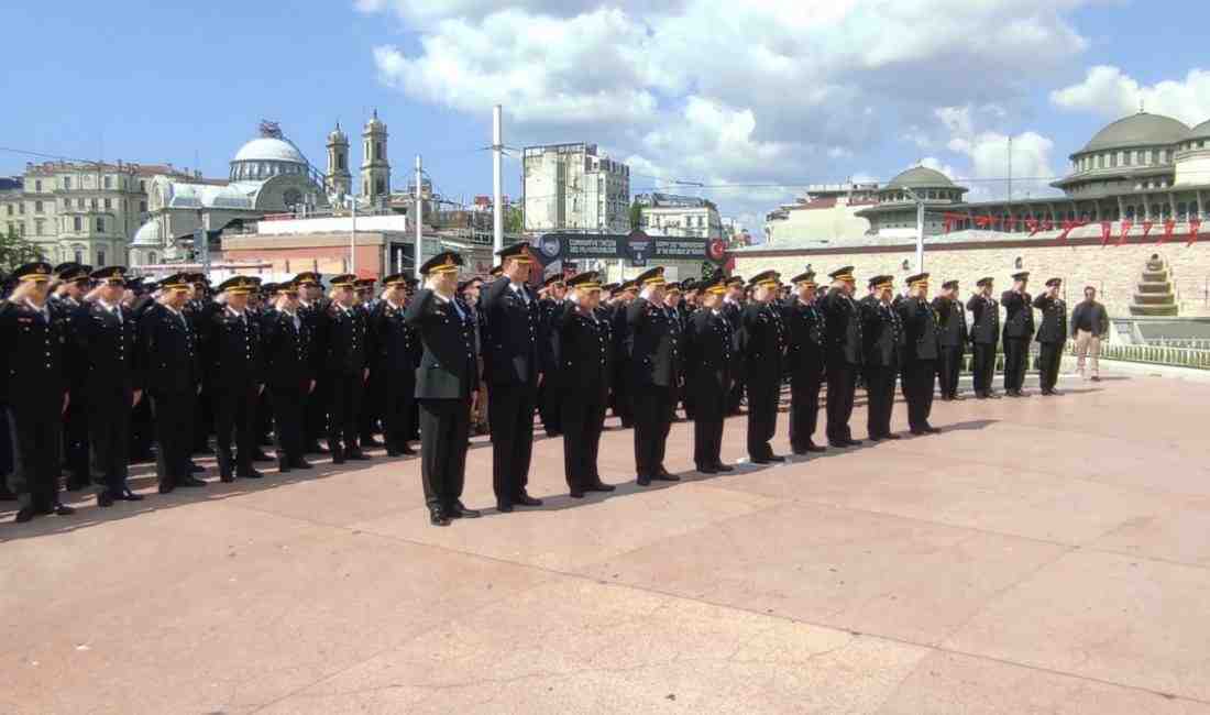 Jandarma Teşkilatı’nın 186’ncı kuruluş yıldönümü dolayısıyla İstanbul Taksim Cumhuriyet Anıtı’nda
