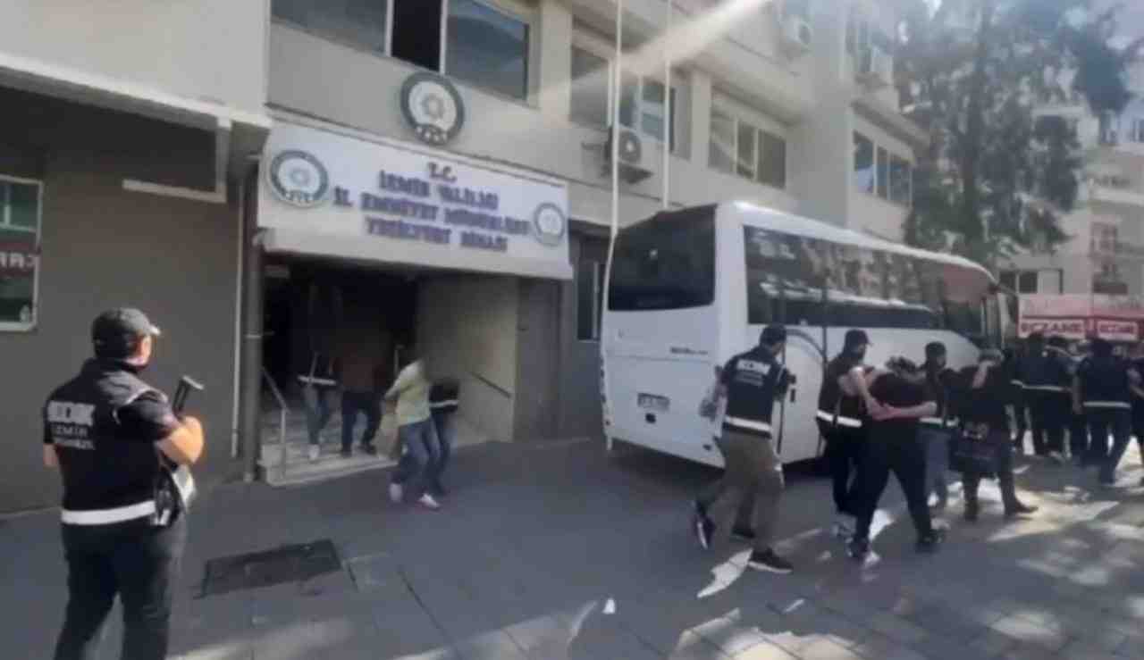 Karşıyaka ve Çiğli’de Eş Zamanlı Baskın İzmir’in Karşıyaka ve Çiğli