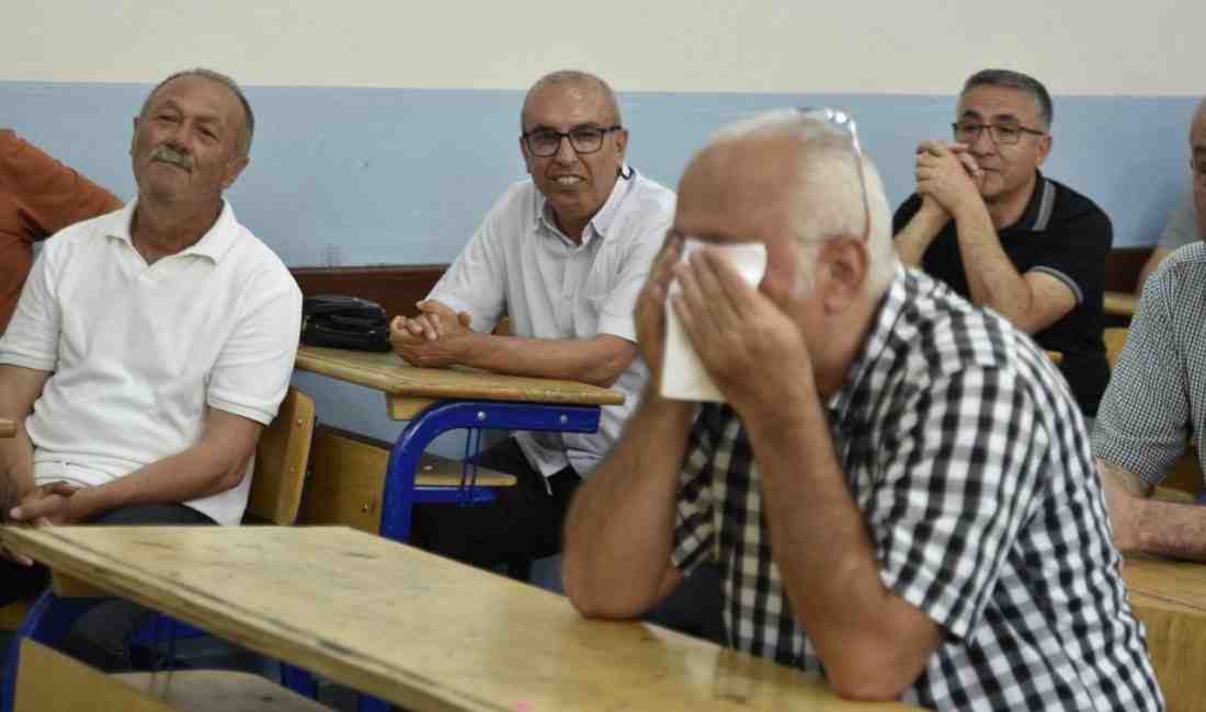 1986 Mezunları Öğretmenleriyle Bir Araya GeldiBitlis Lisesi’nden 1986 yılında mezun