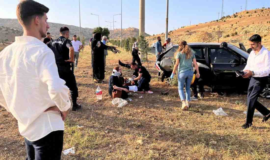 Artuklu’da Üniversite Mevkiinde Meydana Gelen Kazada Yaralılar Hastaneye Kaldırıldı  Artuklu