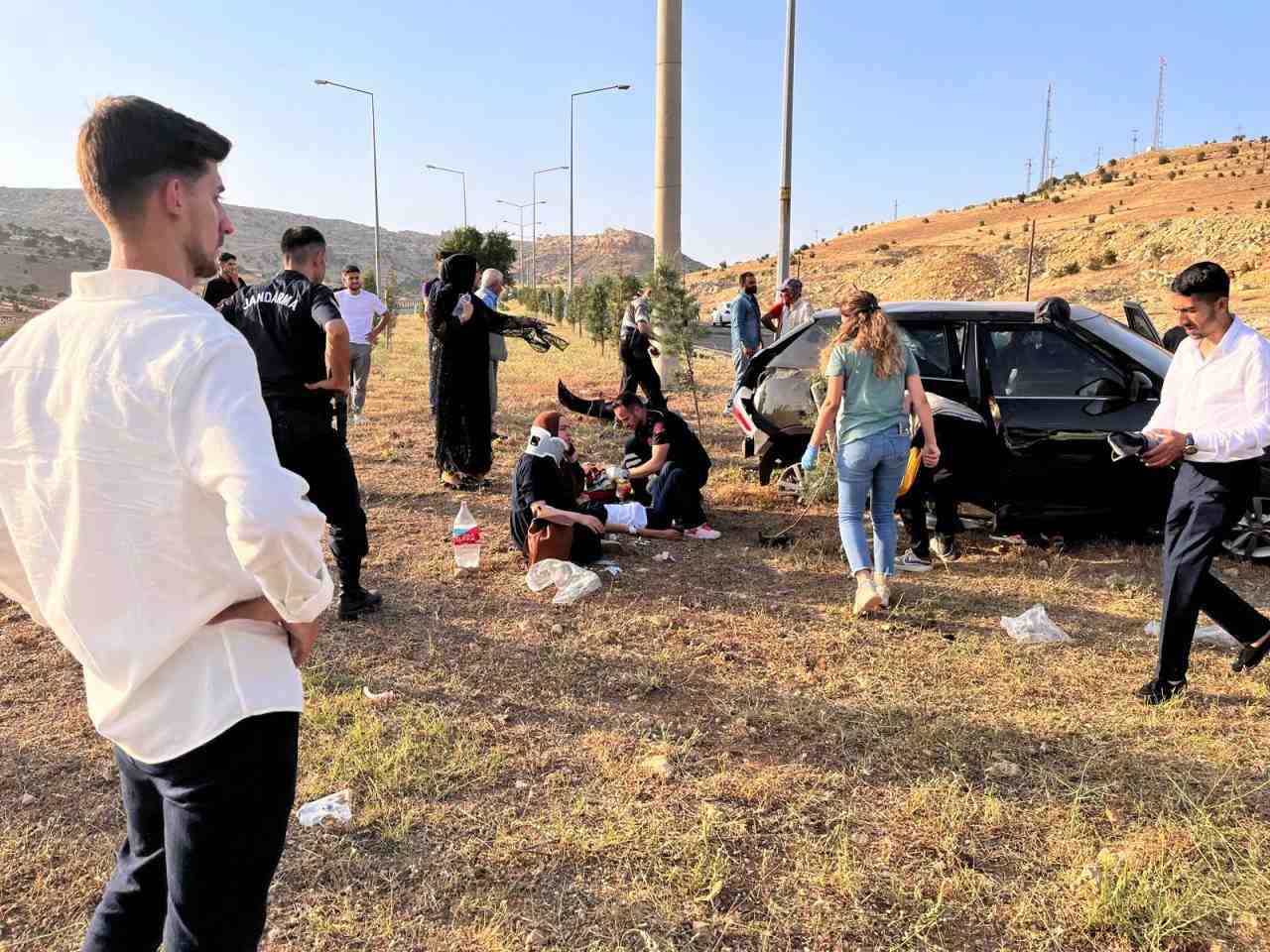 Artuklu’da Üniversite Mevkiinde Meydana Gelen Kazada Yaralılar Hastaneye Kaldırıldı  Artuklu