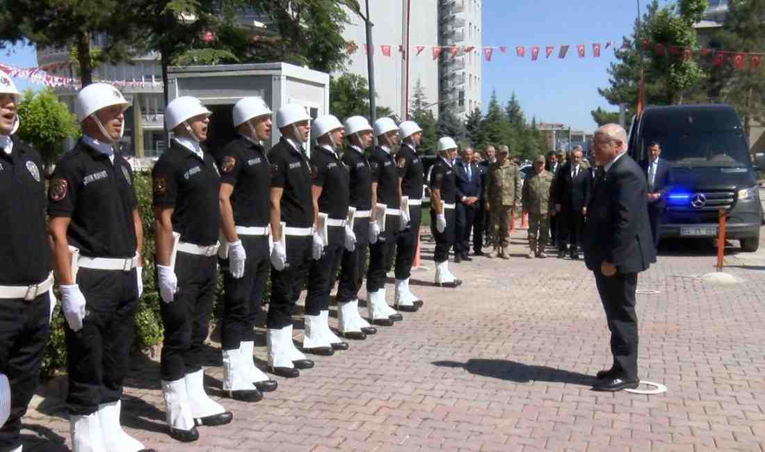 Bakan Güler’den Malatya Protokolüne Ziyaret Milli Savunma Bakanı Yaşar Güler,