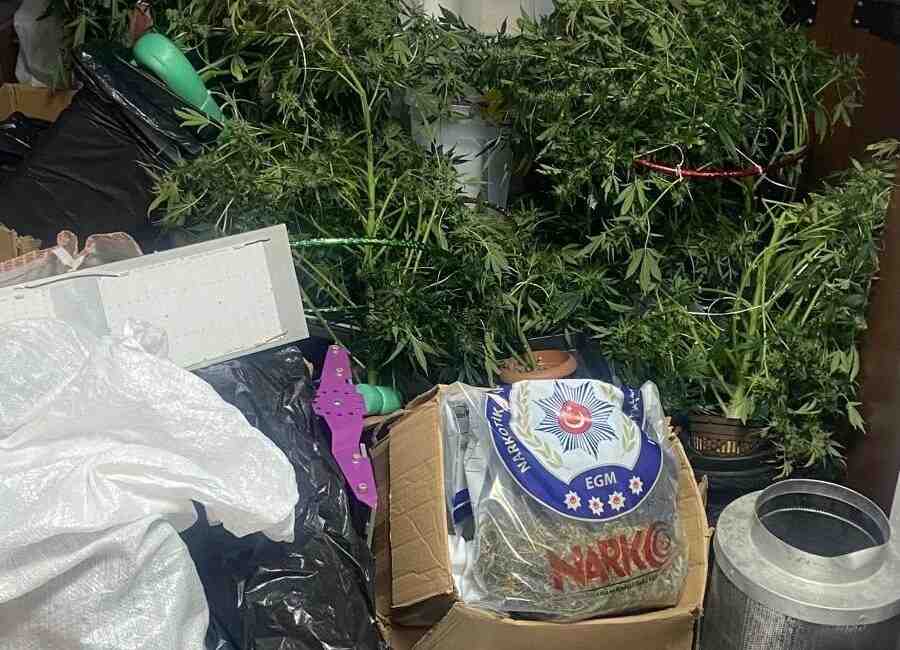 Çok Sayıda Uyuşturucu ve Silah Ele GeçirildiMuğla’nın Fethiye ilçesinde, uyuşturucu