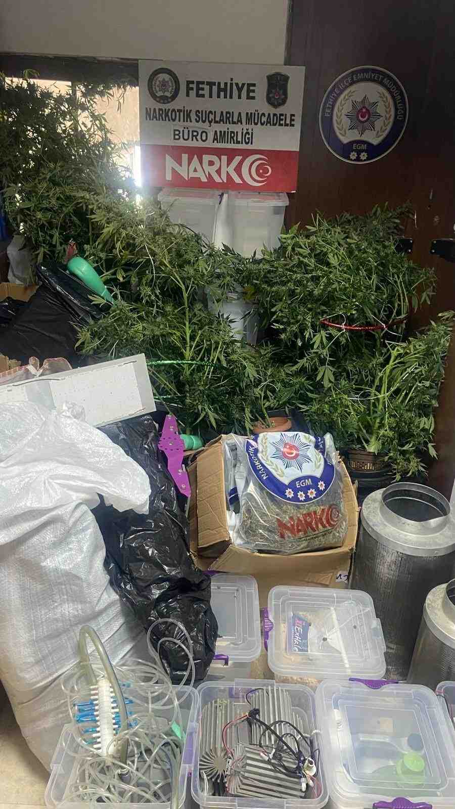 Çok Sayıda Uyuşturucu ve Silah Ele GeçirildiMuğla’nın Fethiye ilçesinde, uyuşturucu