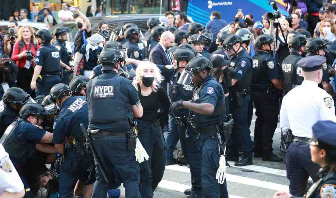 ICE Politikalarına Karşı Binler Sokağa İndi ABD’nin New York kentinde