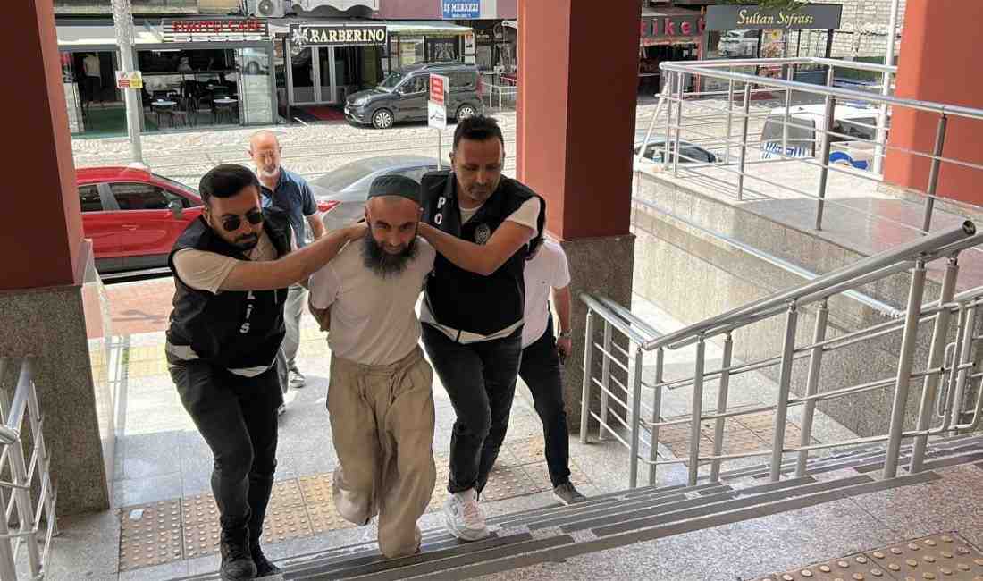 İzmit’te Skandal Olay: Çocukların Topunu Kesti, Atatürk Büstüne Hakaret EttiKocaeli’nin