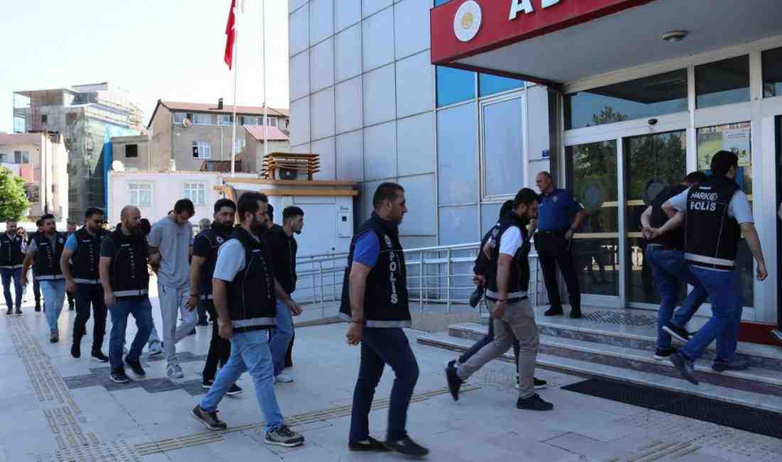 Ordu merkezli olarak iki ilde gerçekleştirilen uyuşturucu operasyonunda gözaltına alınan