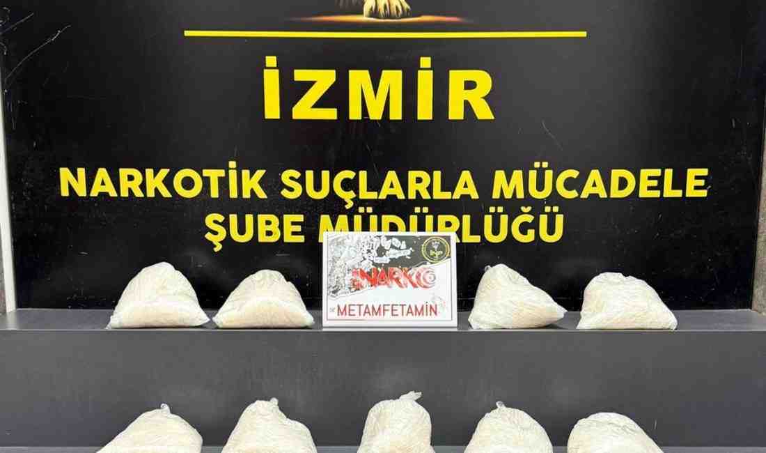 İzmir’in Menemen ilçesinde düzenlenen uyuşturucu operasyonunda, bir otomobilde 10 kilo
