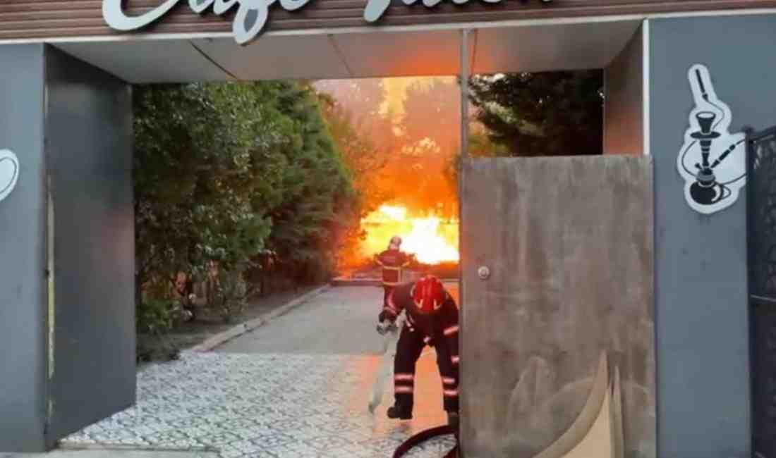 SAKARYA’nın Adapazarı ilçesindeki bir kafede çıkan yangın, yanında bulunan otele