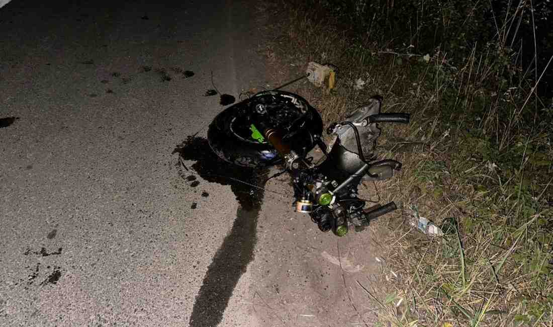 Sakarya’nın Karasu ilçesinde gece saatlerinde meydana gelen kazada, otomobil ile