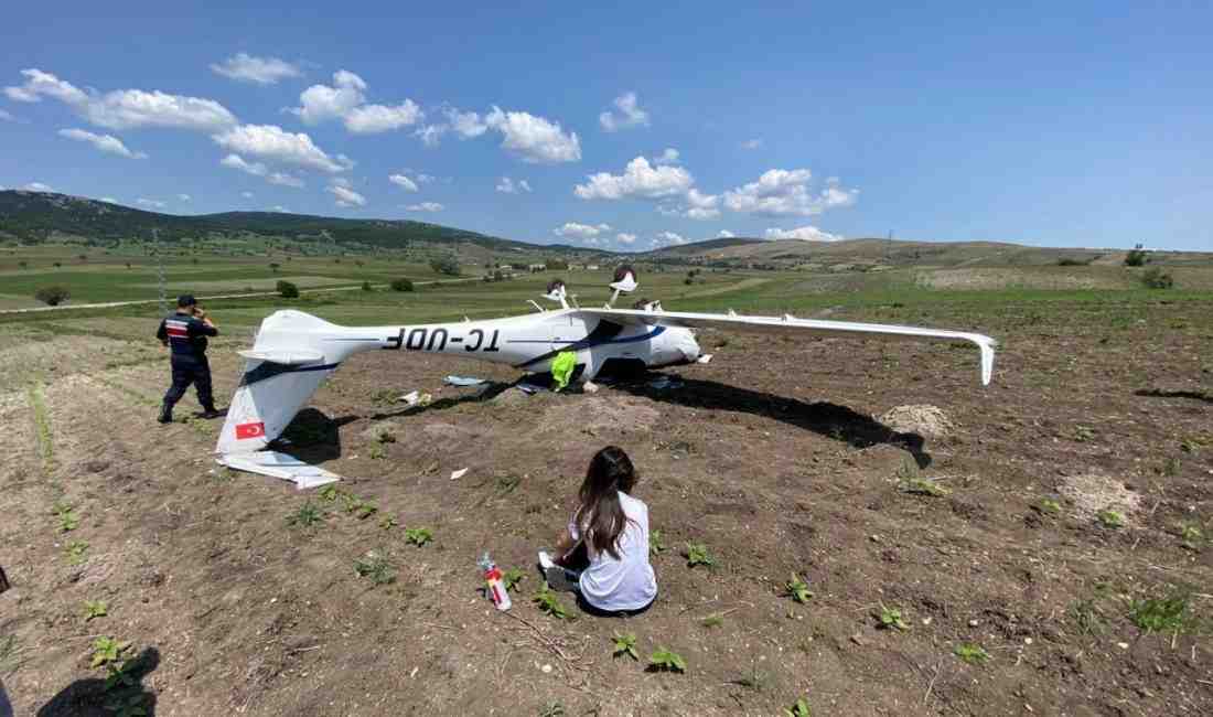 Bilecik’te Eğitim Uçağı Zorunlu İniş Yaptı: Pilot Yaralı Kurtuldu Bilecik’in