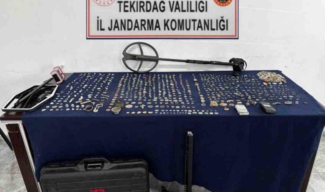 Jandarmadan Kaçamadılar: 3 Şüpheli Gözaltında Tekirdağ’ın Çorlu ilçesi Nusratiye Mahallesi’nde,