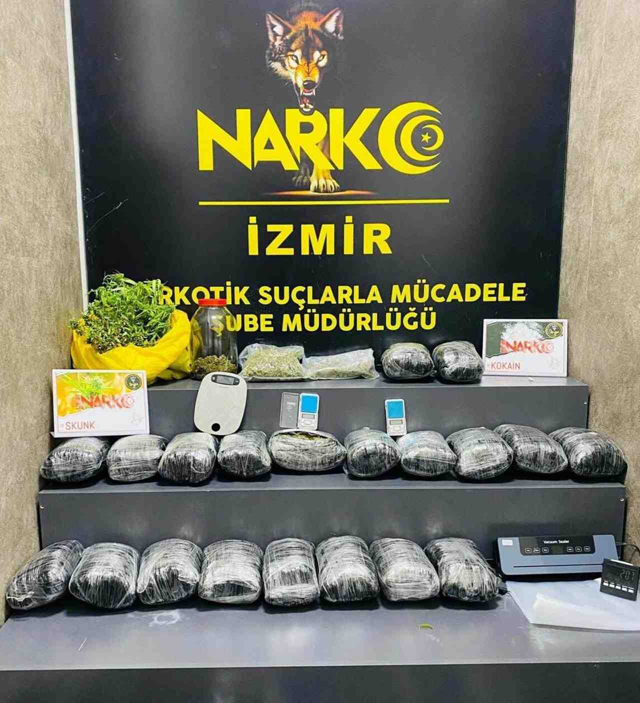 Konak’ta bir eve yapılan operasyonda 22 kilo 547 gram esrar
