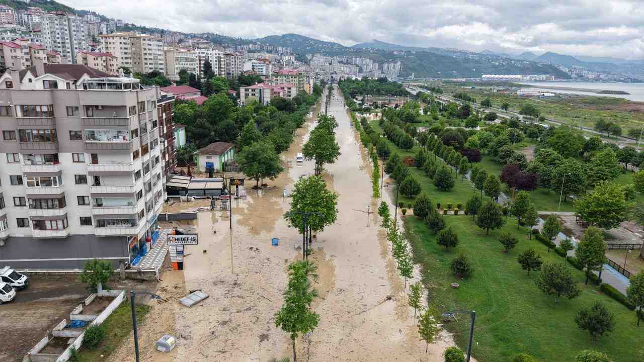 Trabzon’da Sağanak Yağışın Ardından Hasar Havadan Görüntülendi Trabzon’da etkili olan