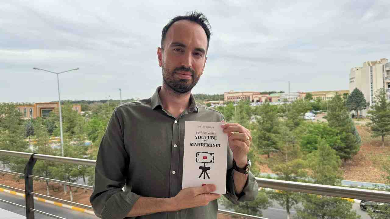 Dicle Üniversitesi Öğretim Görevlisi Dr. Uğur Arslan, sosyal medya platformlarının