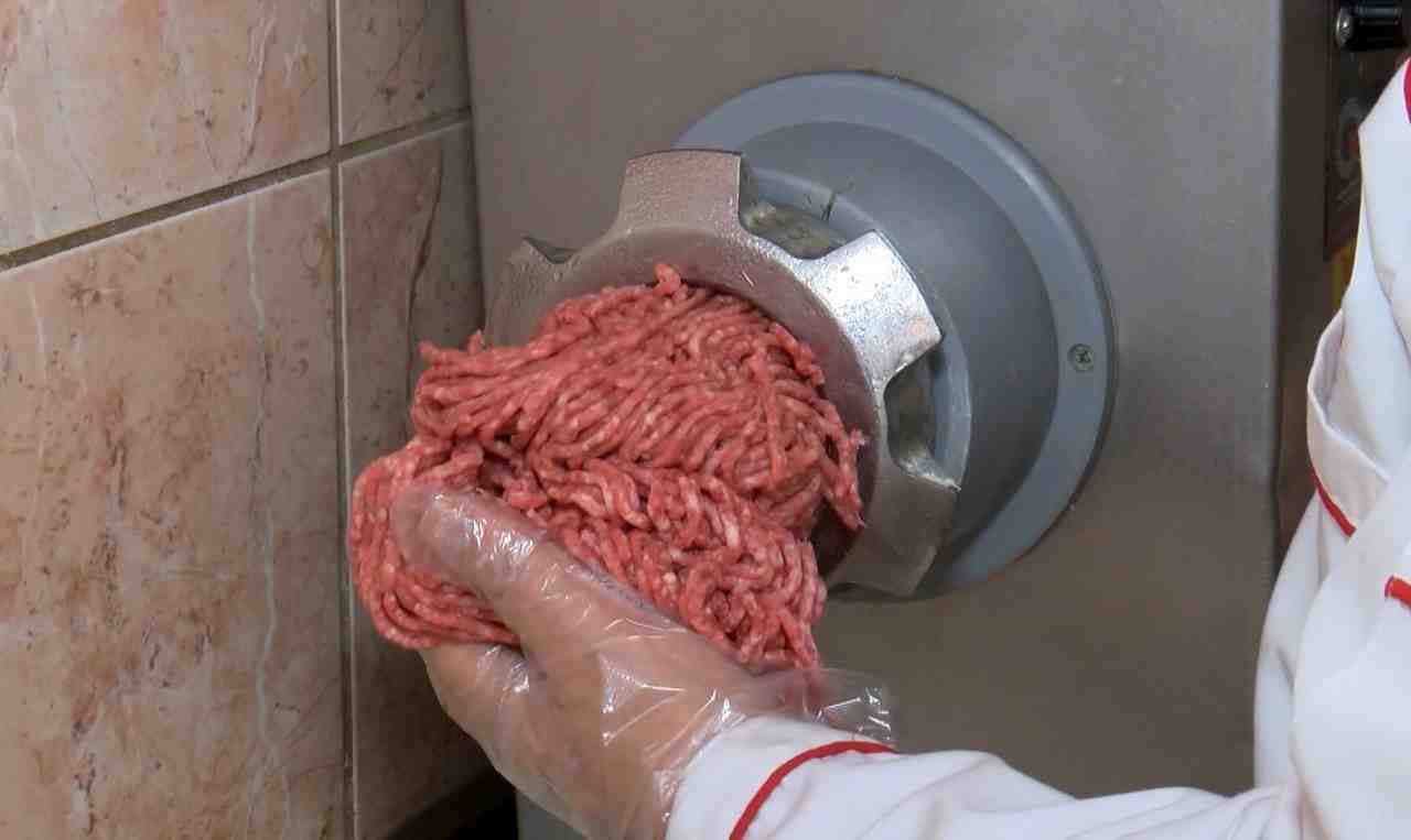 Sokakta Kıyma Çekimi Yasak, Cezası AğırGıda Mühendisleri Odası Antalya Şube