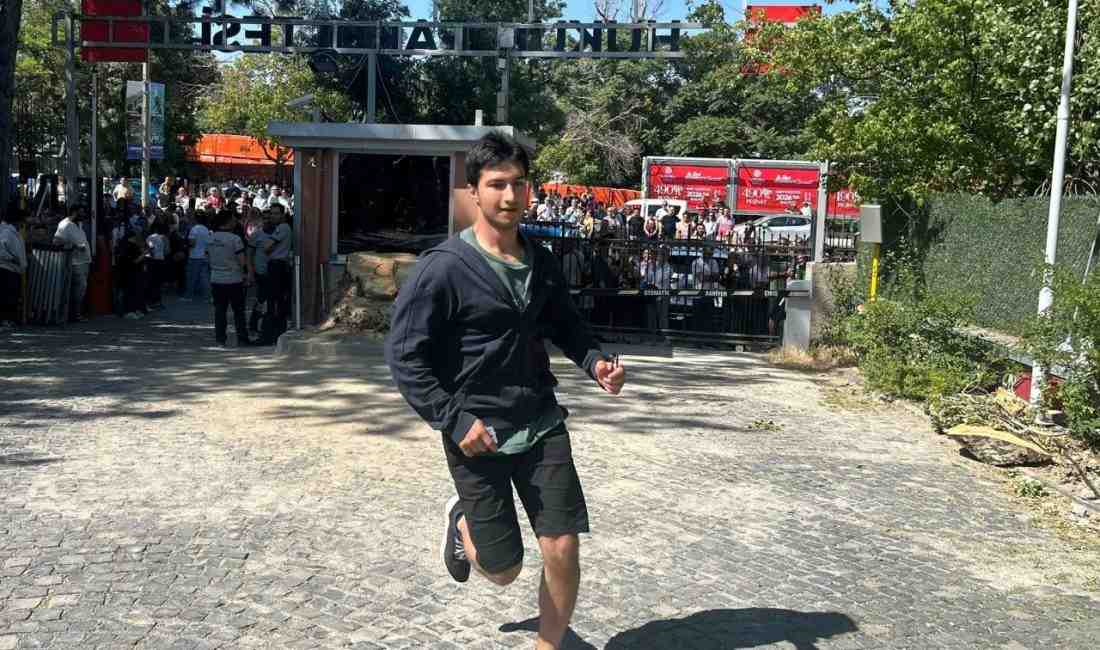 Üniversite Yolunda Kritik Gün: AYT’ye 2 Milyonu Aşkın Aday KatıldıAnkara’da