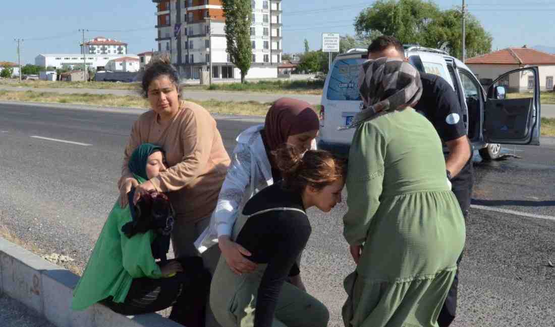 AYT Günü Acıya Dönüştü: Sınava Giden Öğrencilerin Araçları ÇarpıştıAksaray’da, Yükseköğretim