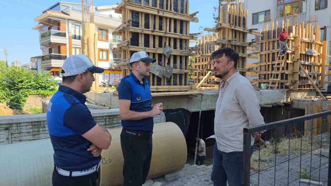 Öğrencilerin Dikkati Dağılmasın Diye Sessizlik Çağrısı Düzce Belediyesi Zabıta Müdürlüğü