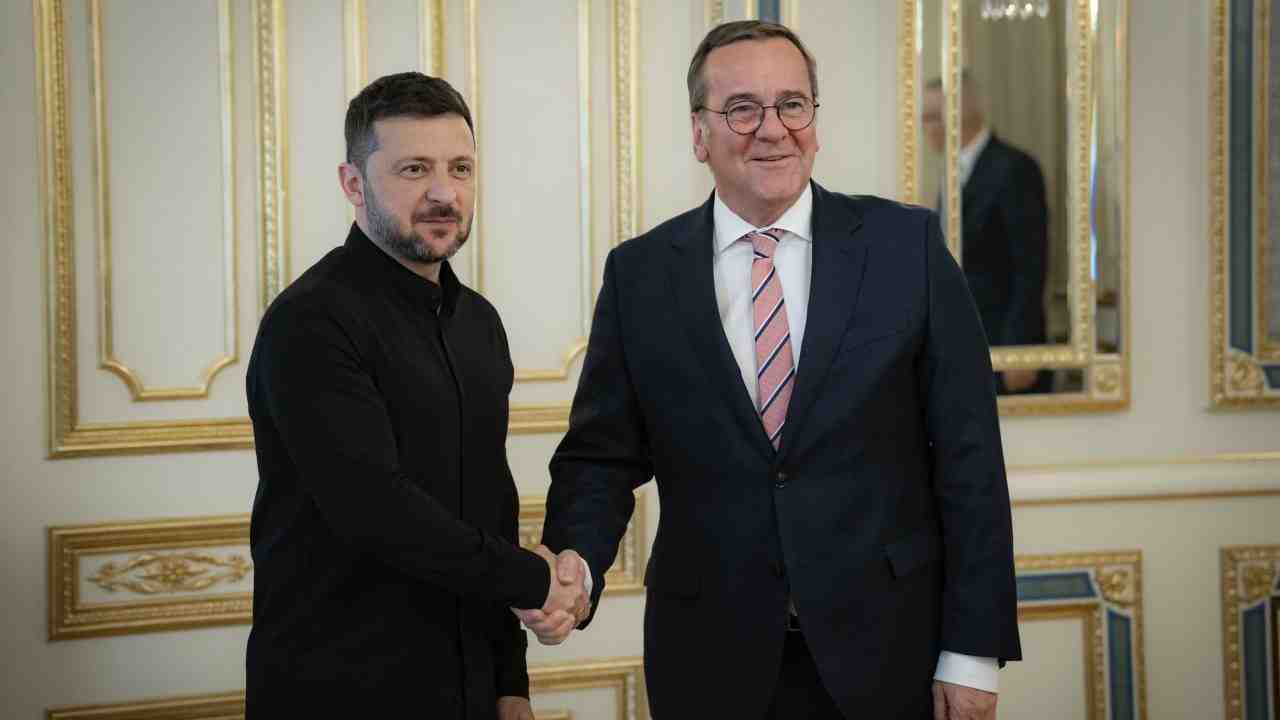 Zelenskiy ve Almanya Savunma Bakanı Kiev’de Bir Araya Geldi Ukrayna
