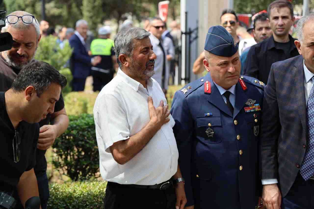Adana’da, FETÖ’nün darbe girişiminde şehit düşen ikiz polis memurları dualarla