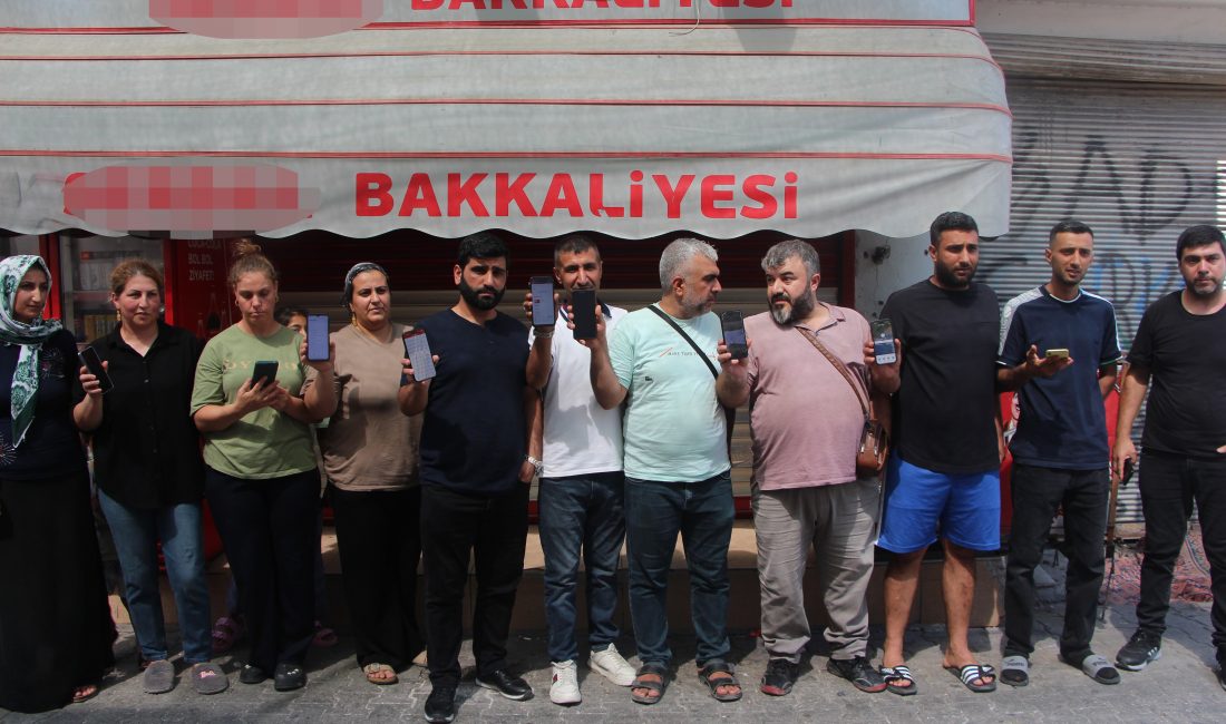 Adana’da Bakkal Dükkanı İşleten S.E. Milyonlarca Lirayı Alıp Kayboldu Adana’nın Seyhan ilçesinde, 30 yıldır aynı mahallede bakkal dükkanı işleten