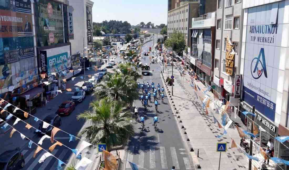 30 Sporcu, 900 Kilometre Boyunca Şehitlerin İzindeArnavutköy Belediyesi tarafından bu