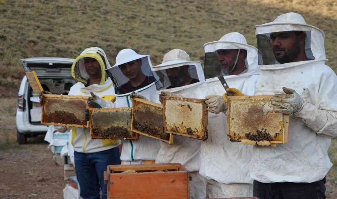 İzmir’de Belediye Otobüsü Şoföründen Yardımseverlik Örneğiİzmir’de, 691 numaralı Gaziemir-Lozan Meydanı