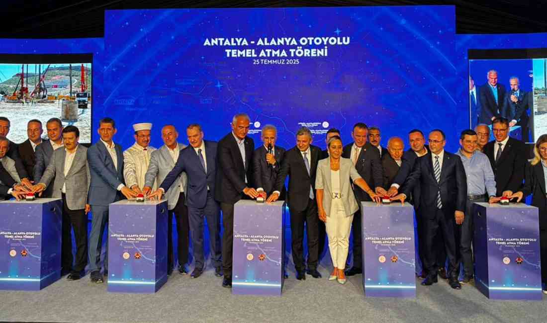 Antalya-Alanya arasındaki 122 kilometrelik yeni otoyolun temeli, Antalya’nın Manavgat ilçesinde