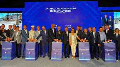 Antalya-Alanya arasındaki 122 kilometrelik yeni otoyolun temeli, Antalya’nın Manavgat ilçesinde
