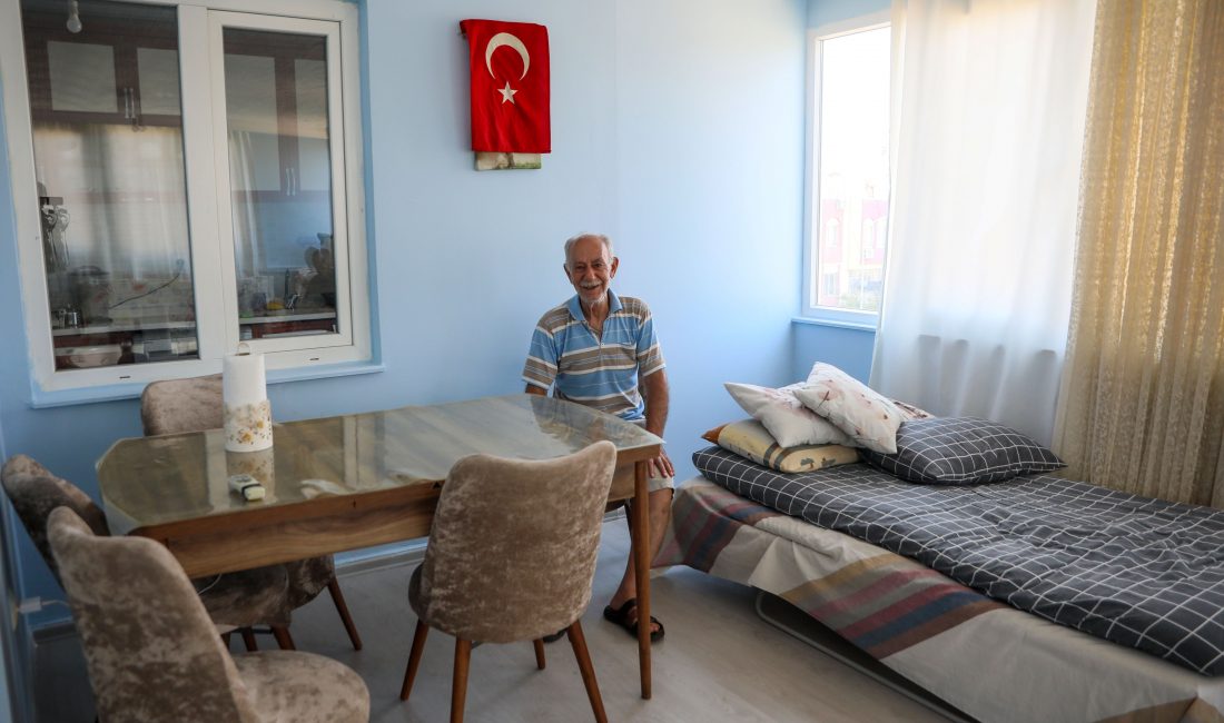 Antalya’nın Kepez ilçesinde yaşayan 71 yaşındaki Mehmet Binicioğlu, imzaladığından haberi