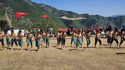Yusufeli’nde Küsara Yayla Göçü Şenliği ve Karakucak GüreşleriArtvin’in Yusufeli ilçesinde,