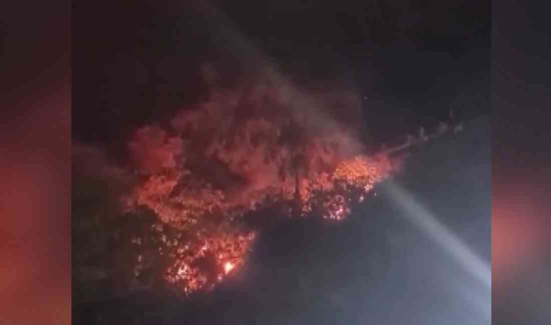 Bursa’da Yangına Neden Olan Havai Fişek, İtfaiye Ekiplerinin Müdahalesiyle SöndürüldüBursa’nın