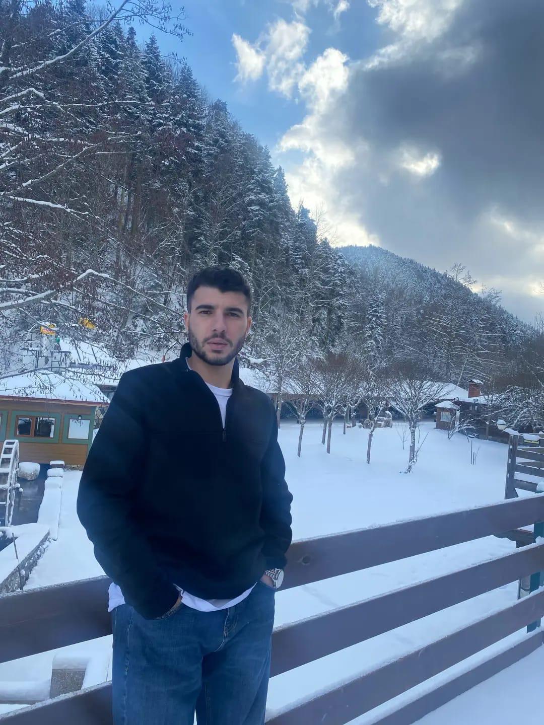 Ankara’da züccaciyede çalışan 22 yaşındaki Burak Sevinç, arkadaşı H.B.U.’nun e-ticaret