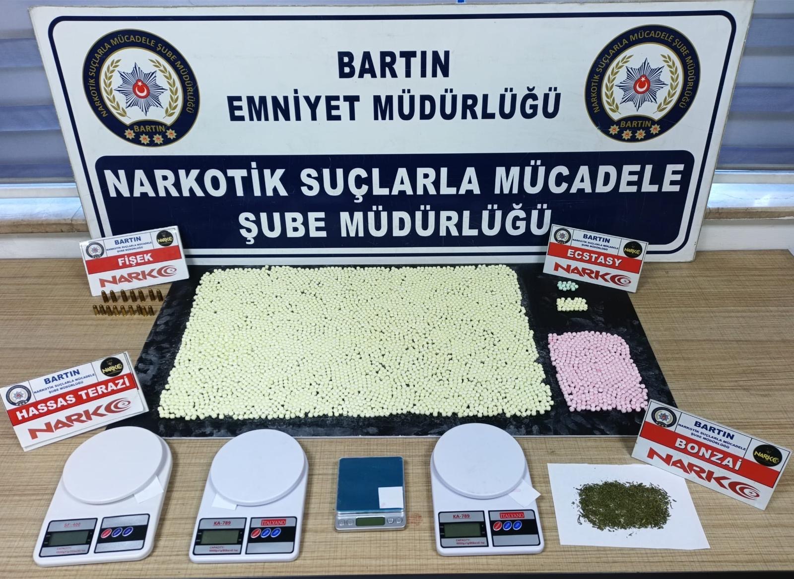 Bartın ve İstanbul’da eş zamanlı düzenlenen uyuşturucu operasyonunda, uyuşturucu ticareti