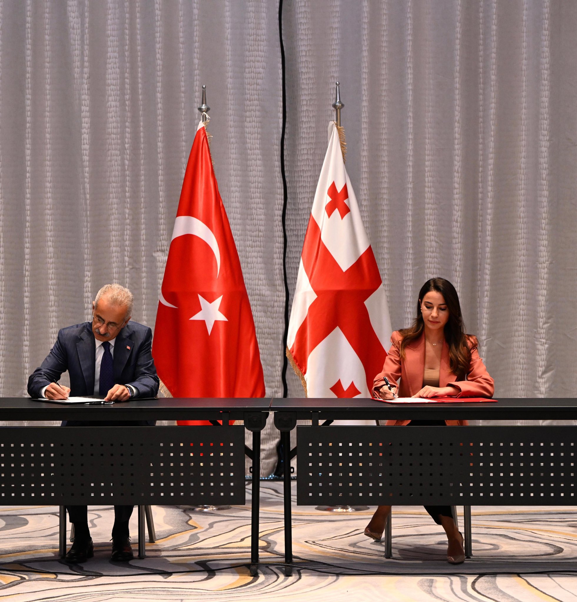 Ulaştırma ve Altyapı Bakanı Abdulkadir Uraloğlu, Türkiye ve Gürcistan arasındaki
