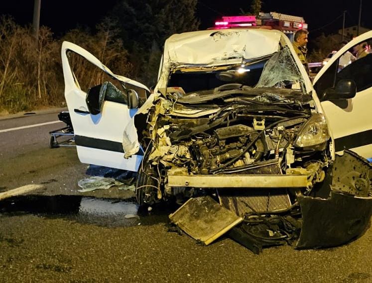 Bursa’nın İnegöl ilçesinde, sabah saatlerinde meydana gelen trafik kazasında, hafif