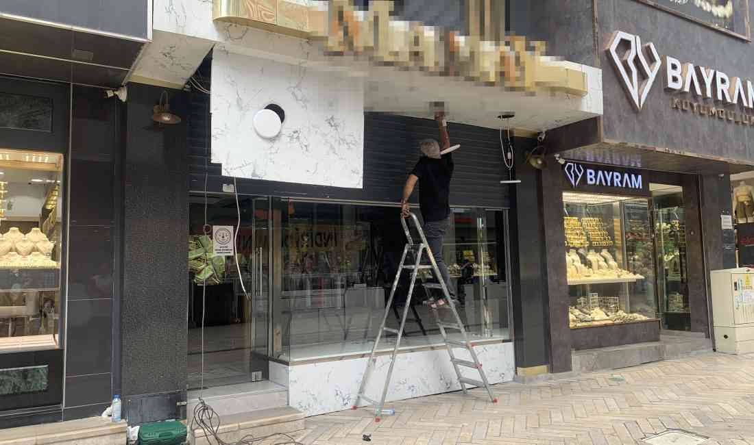 Kocaeli’nin İzmit ilçesinde, bir kuyumcunun icralık olduktan sonra altınları ve