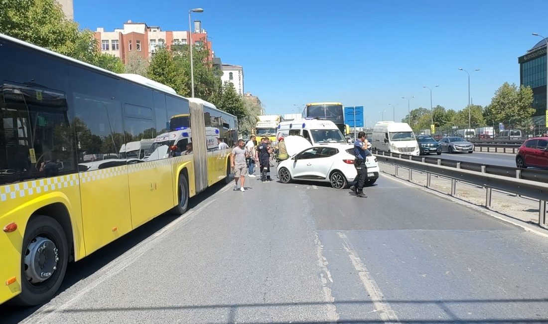 Avcılar’da Otomobil İETT Otobüsüne Çarptı: 1 Yaralı İstanbul Avcılar’da D-100 yan yolda kontrolden çıkan bir otomobil, durağa