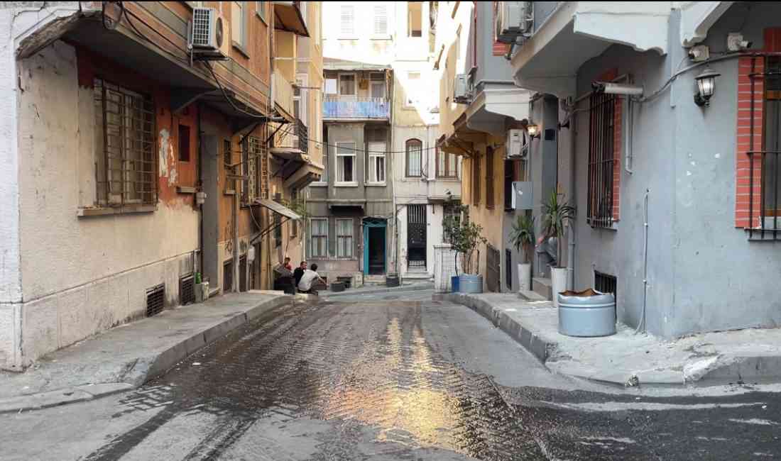 Yer Tartışması Can Aldı Beyoğlu Çukur Mahallesi’nde çay ve su
