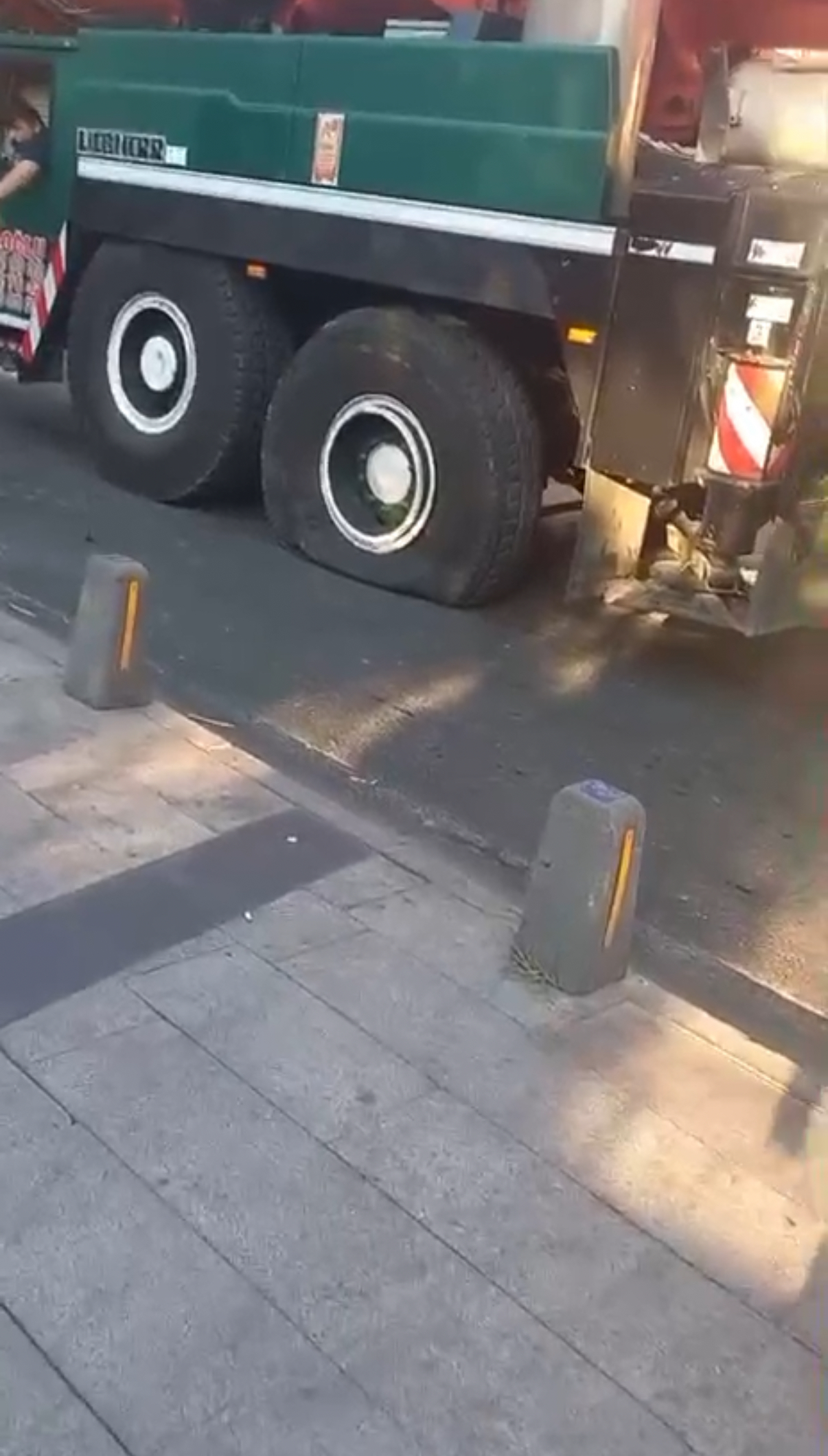İstanbul’un Beyoğlu ilçesinde sabah saatlerinde meydana gelen olayda, seyir halindeki
