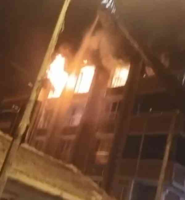 Yangın Gece Saatlerinde Çıktıİstanbul Gaziosmanpaşa’da, 6 katlı bir binanın üst