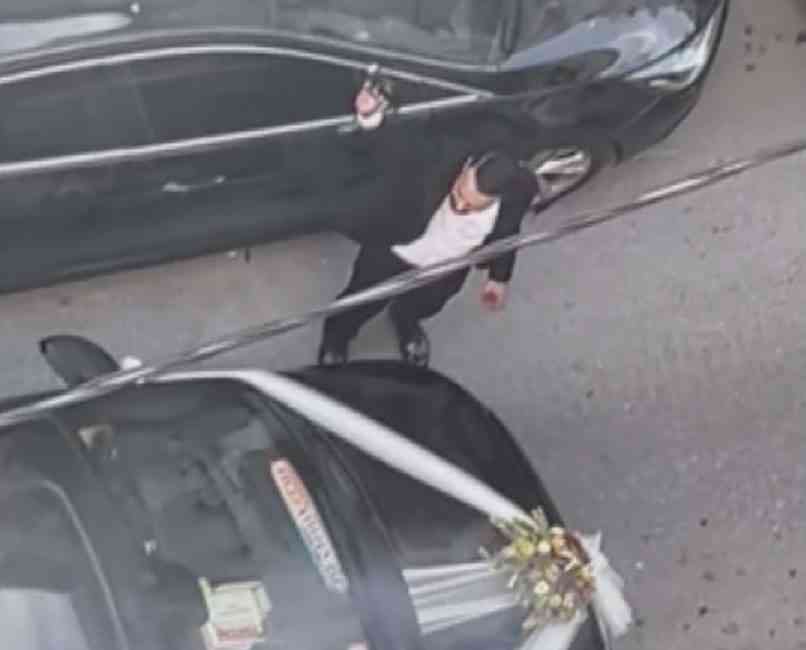 Gaziosmanpaşa’da, düğün konvoyunda yolu kapatarak defalarca havaya ateş açan bir