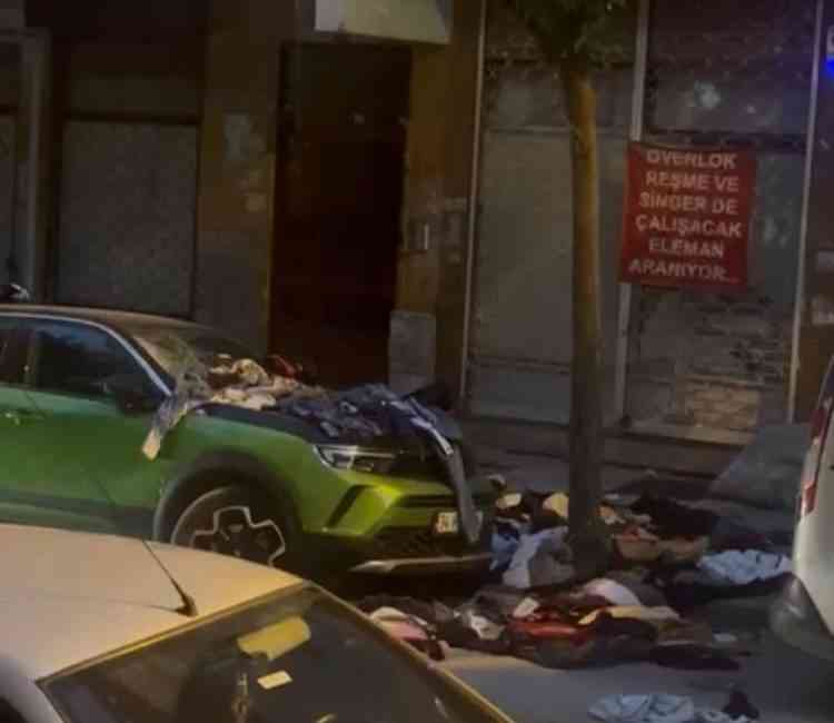 Cep Telefonunu Bulamayınca Sinir Krizi Geçirdi, Eşyaları Sokağa Attı İstanbul’un