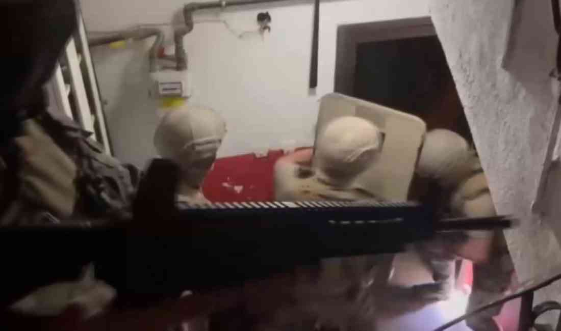 İstanbul’da iş yerlerini kurşunlayarak haraç almaya çalışan organize suç şebekesine