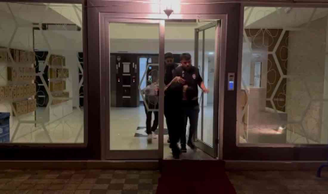 İstanbul’da, telefonla aradıkları kişilere kendilerini polis olarak tanıtarak, “Adınız sahte