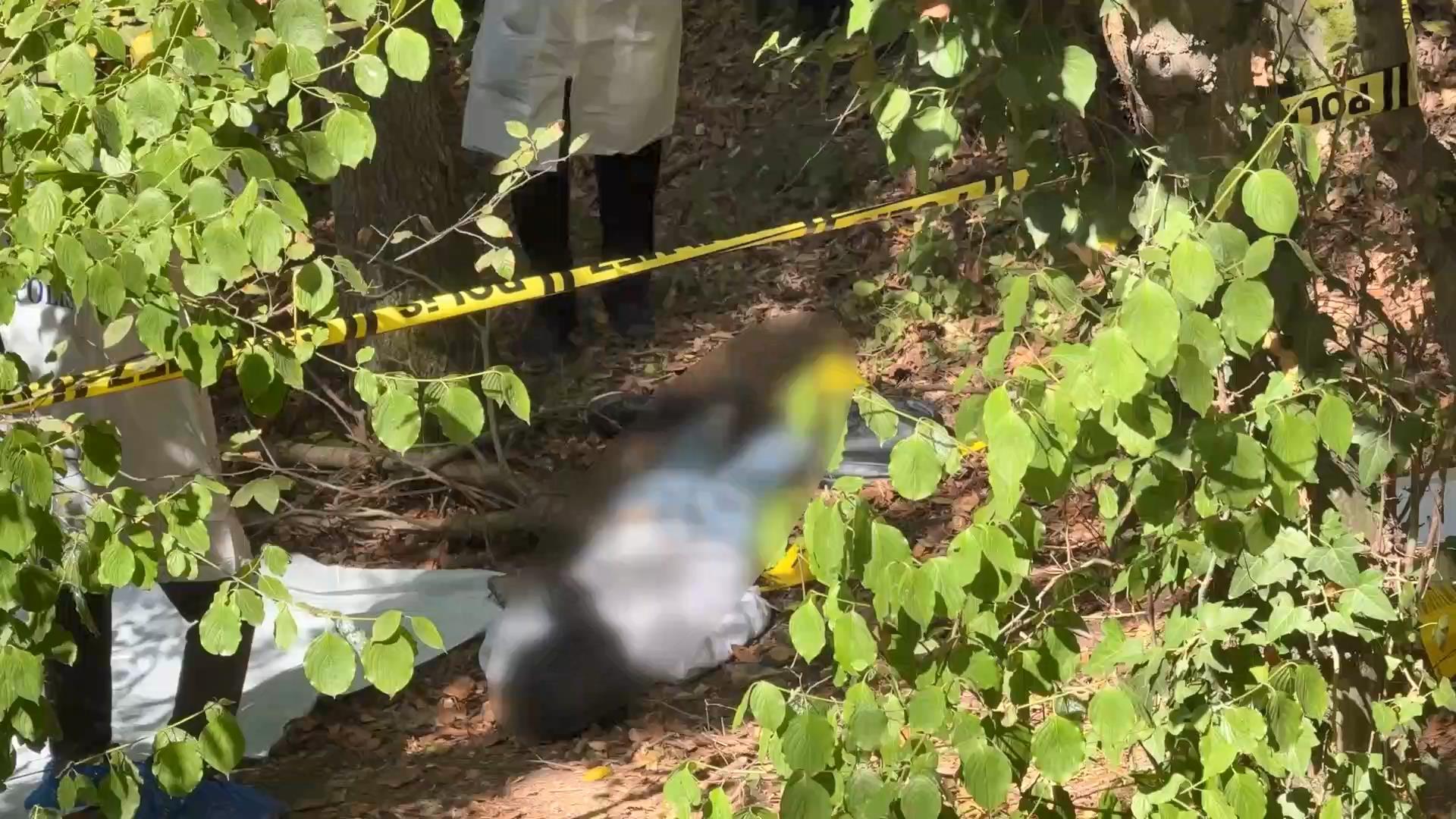 Sarıyer’in Bahçeköy bölgesinde, yol kenarındaki ormanlık alanda bulunan 25 yaşlarında