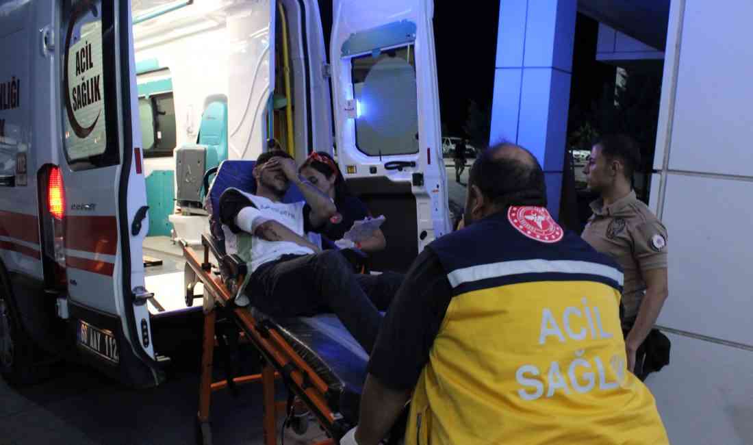 Aksaray’da gece saatlerinde iki arkadaş arasında çıkan tartışma kanlı bitti.