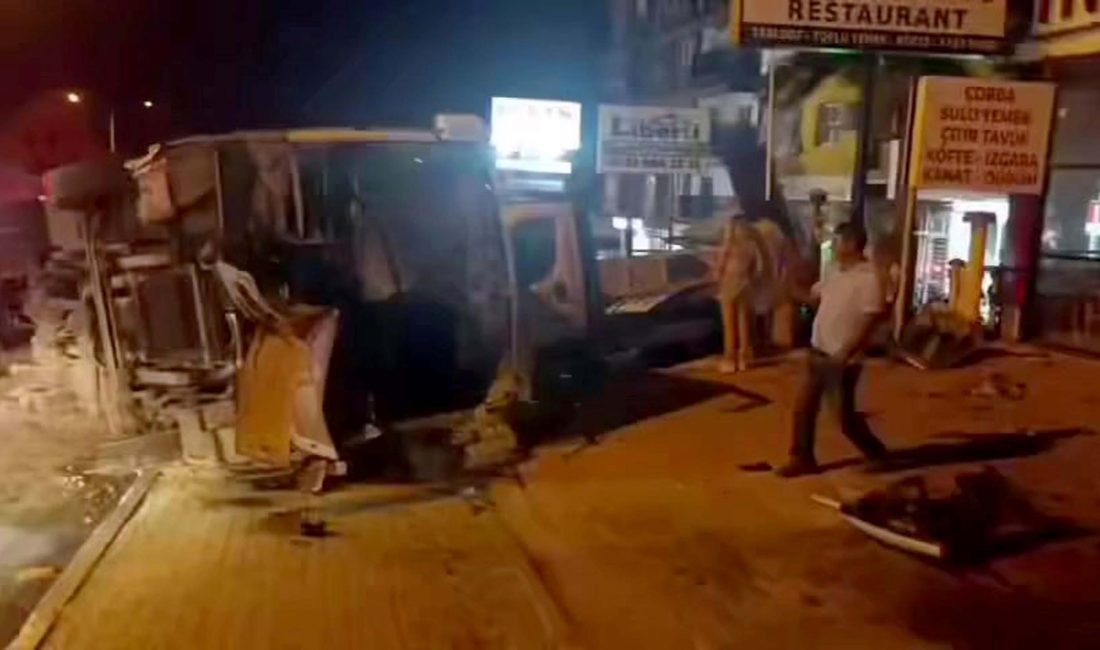 Kuşadası’nda Tur Midibüsü Kazası: 5 Yabancı Turist YaralandıAydın’ın Kuşadası ilçesinde,